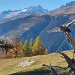 Appartement Mit Schoener Sicht Auf Bergpanorama Und Uebers Tal Ernen