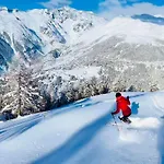 Appartement Mit Schoener Sicht Auf Bergpanorama Und Uebers Tal *