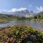 Appartement Mit Schoener Sicht Auf Bergpanorama Und Uebers Tal Ernen
