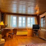 Appartement Mit Schoener Sicht Auf Bergpanorama Und Uebers Tal *