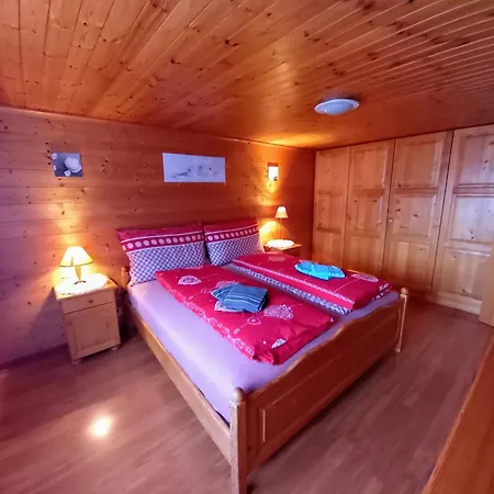 Mit Schöner Sicht Auf Bergpanorama Und übers Tal Apartamento *