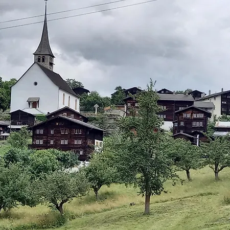 Apartamento Mit Schöner Sicht Auf Bergpanorama Und übers Tal