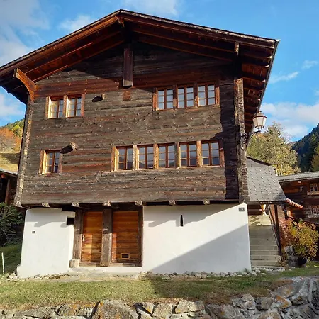 Mit Schoener Sicht Auf Bergpanorama Und Uebers Tal Apartment Ernen