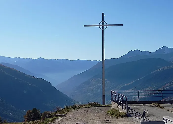 Mit Schoener Sicht Auf Bergpanorama Und Uebers Tal Διαμέρισμα Ernen