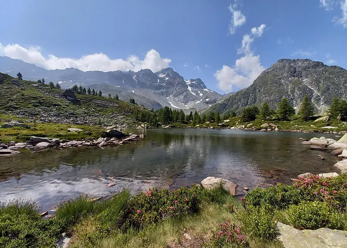 Mit Schoener Sicht Auf Bergpanorama Und Uebers Tal Apartamento Ernen