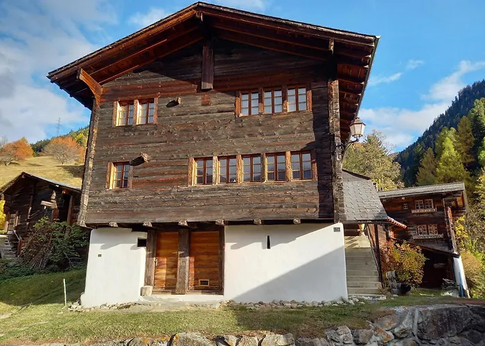 Mit Schoener Sicht Auf Bergpanorama Und Uebers Tal Apartamento Ernen